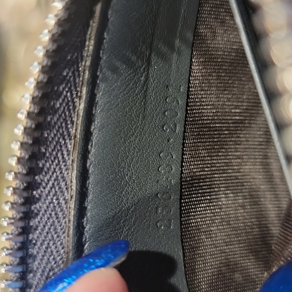 Authentic Gucci zippy wallet - Picture 9 of 9